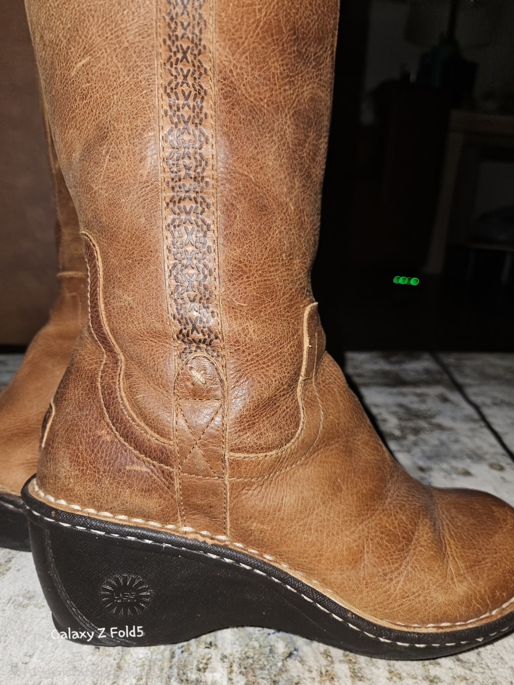 KEEP TOOTIES COZY & DRY! Best Of Ugg signature Lining But Weatherproof! - Picture 2 of 7